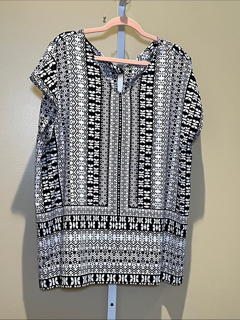 Chico's Black and White Geometric Tunic